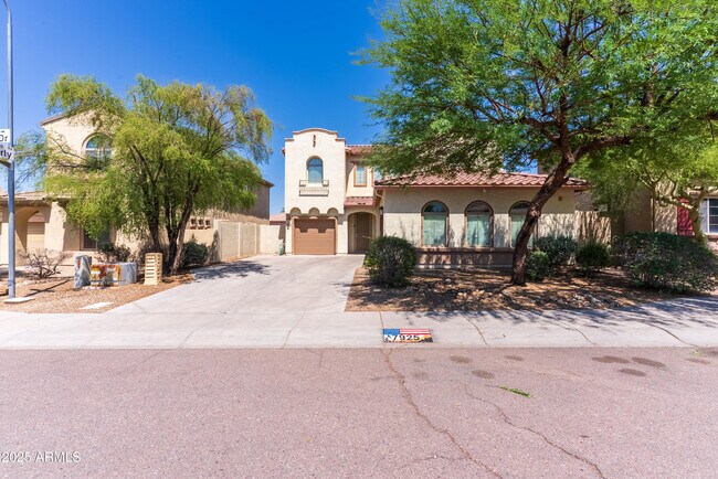 Building Photo - 7925 S 52nd Dr
