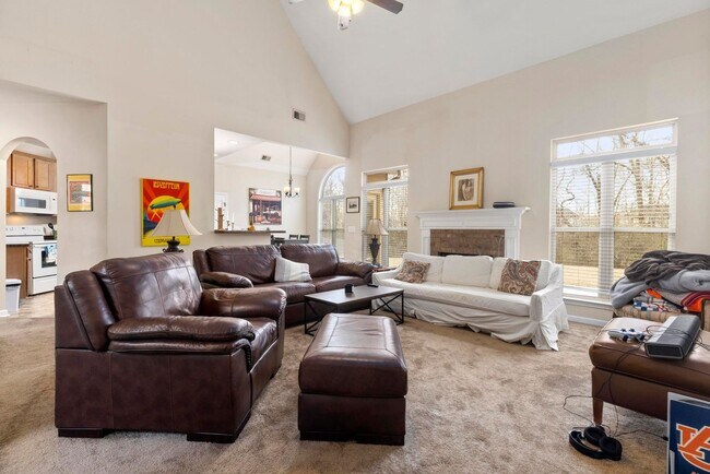 Building Photo - 4 Bedroom House in Wyndham South S/D