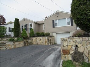 Building Photo - 189 Curry Rd