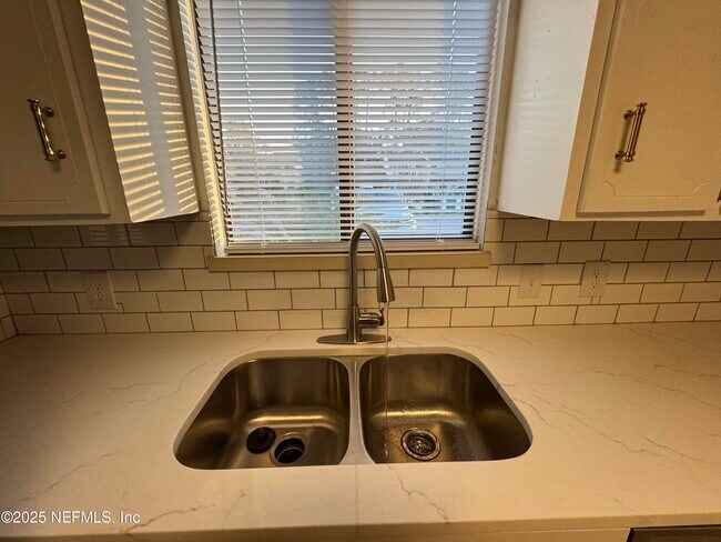 Foto del edificio - 4263 Windergate Dr