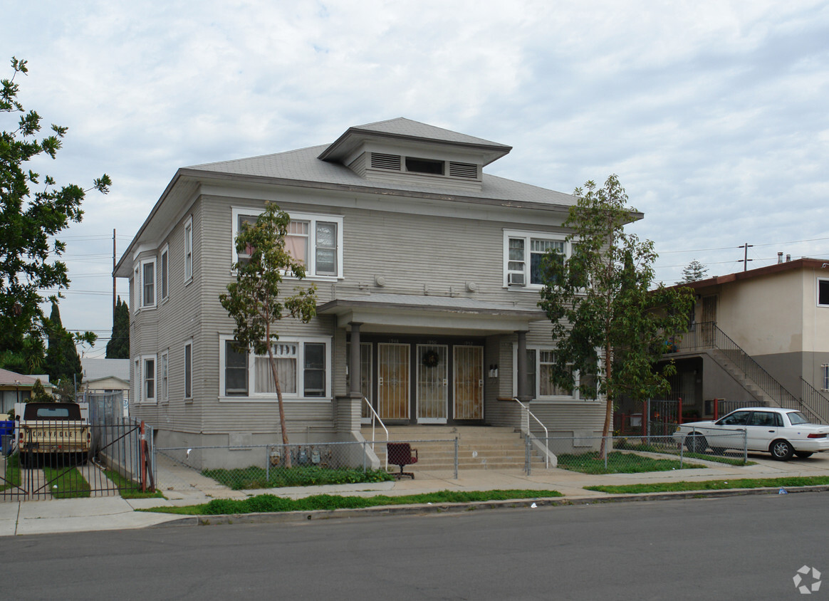 Primary Photo - 1946-1952 Julian Ave