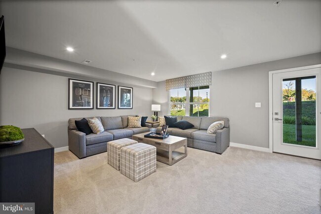 Building Photo - 171 WOODGATE Cir