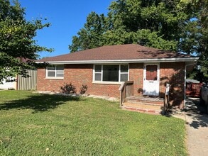 Building Photo - 7412 Montclaire Ave
