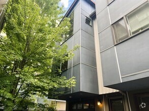 Building Photo - 1724 13th Ave S