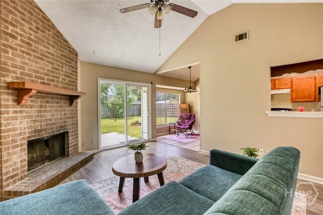 Building Photo - 110 Laurelwood Dr