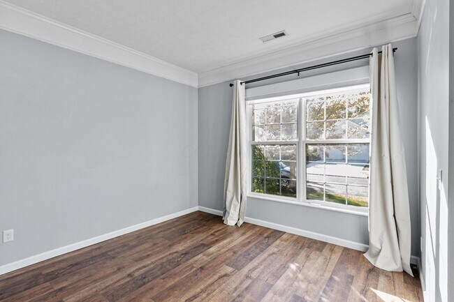 Foto del edificio - 6140 Ashtead Dr