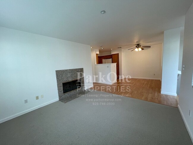 Building Photo - Great Townhouse in Livermore Available Now!