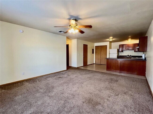 Building Photo - 416 Sadie Ln
