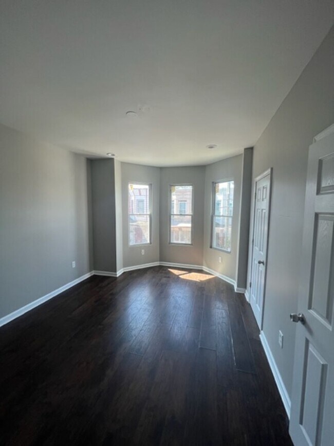 Building Photo - Gorgeous 3-Bedroom, 3-Bath Home in East Kensington – Newly Renovated!