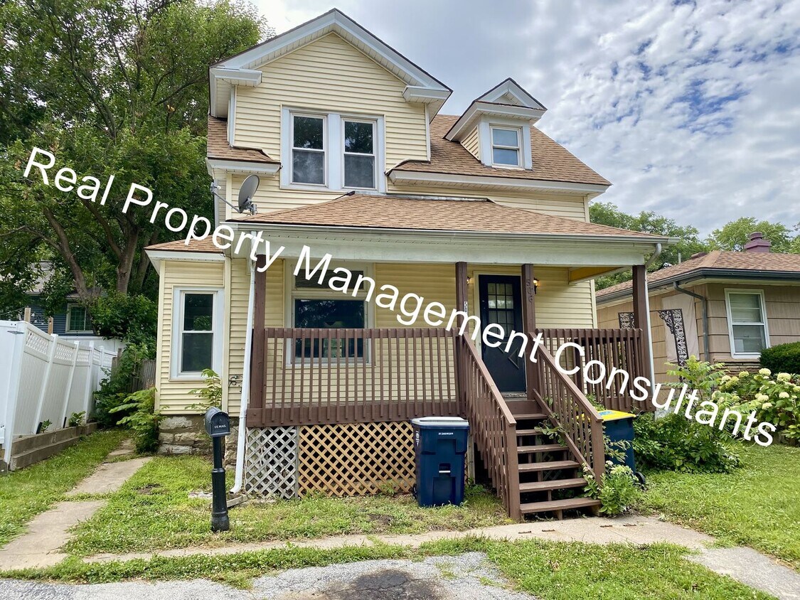 Primary Photo - Newly Renovated 3-Bedroom House in Kansas ...