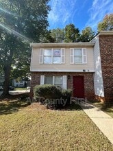 Building Photo - 923 Regal Path Ln