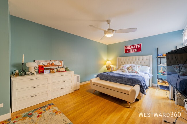 Foto del edificio - 2336 N Commonwealth Ave