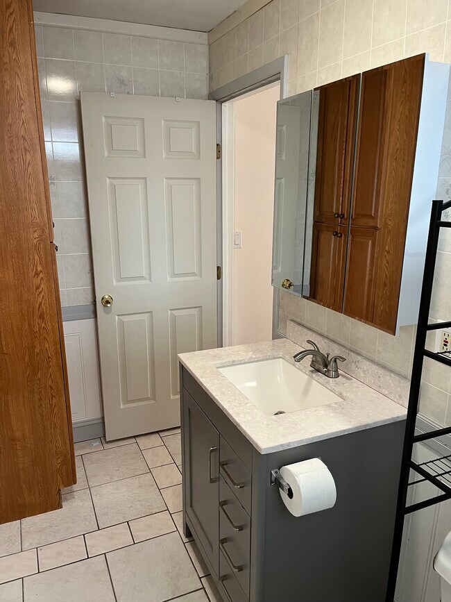 Building Photo - 325 West Dr