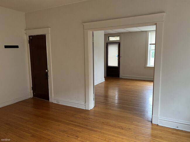 Foto del edificio - 1 br, 1 bath Duplex - 3724 Winnebago Stree...