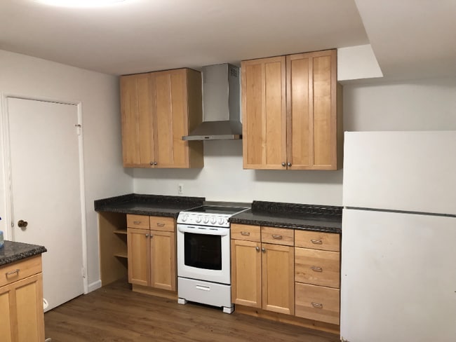 Building Photo - 2267 Glenmore Terrace