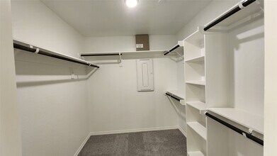 Building Photo - 8009 Scanlan Trl