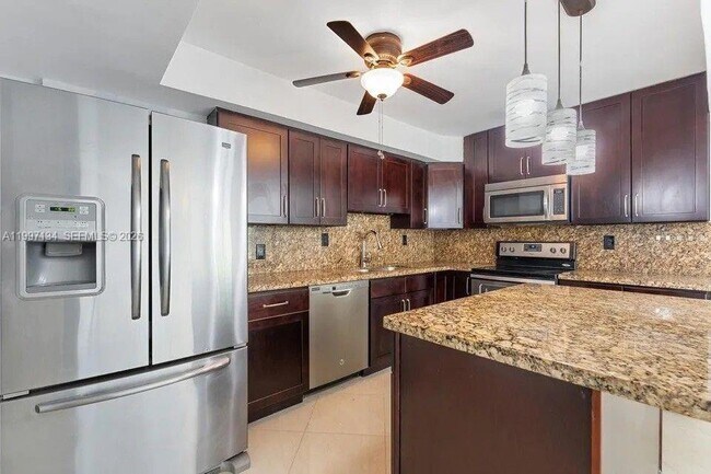 Foto del edificio - 1400 NE 54th St