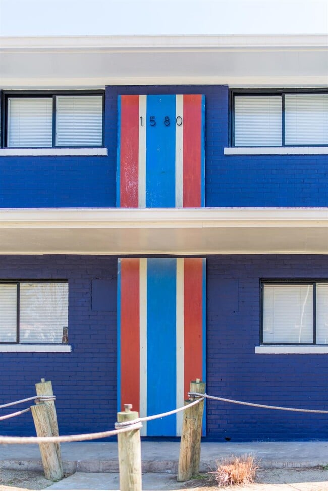 Building Photo - 1580 Alexandria Dr