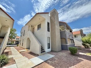 Building Photo - 811 Bass Dr