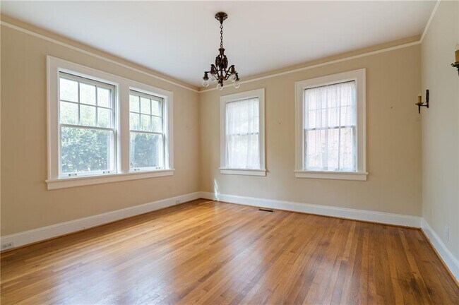 Building Photo - 1460 Cornell Rd NE