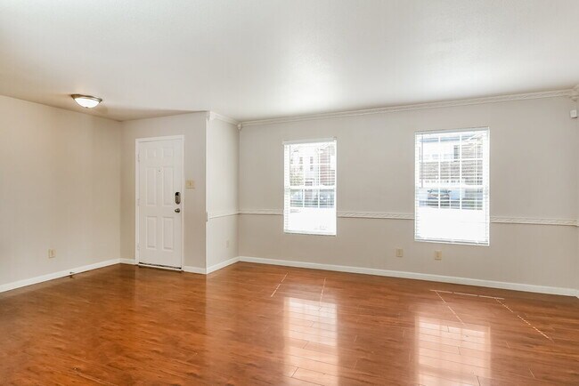 Foto del edificio - 831 Skywatch Ln