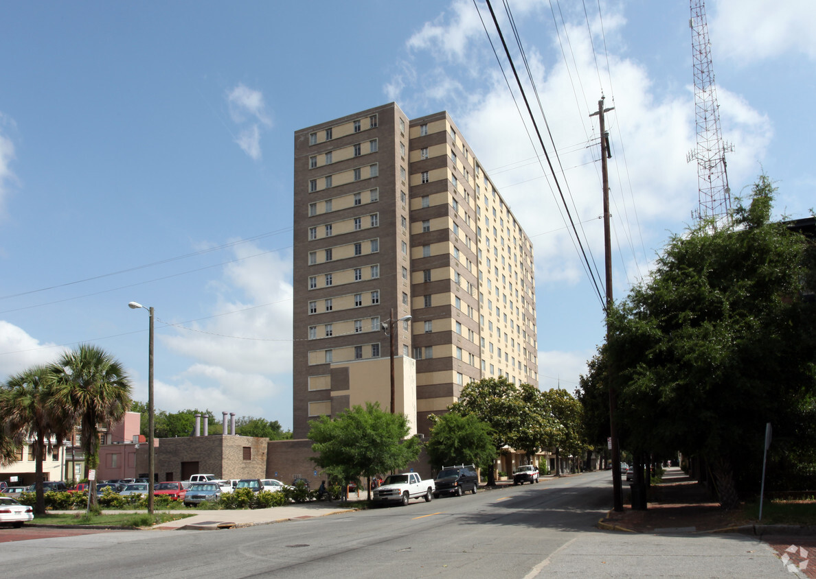 Primary Photo - Chatham Apartments