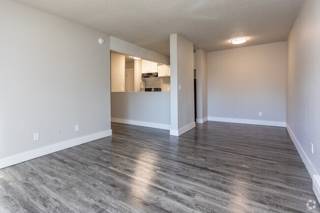 2BR, 1BA - 841SF - Sedona Ridge Apartments