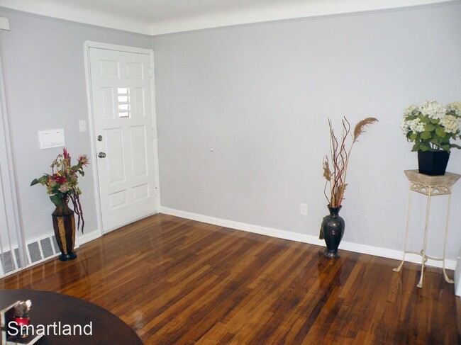 Building Photo - 3 br, 1 bath House - 13200 Orme Road