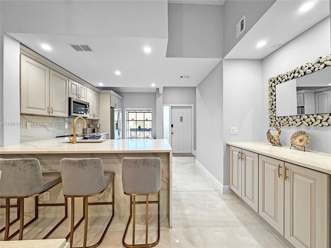 Building Photo - 1977 SW 15th St