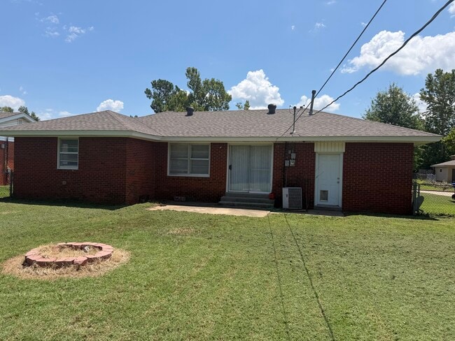 Building Photo - 804 Barbour Ave