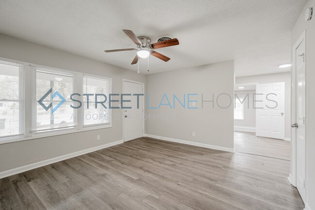 Building Photo - Charming 4 Bedroom in Columbus!