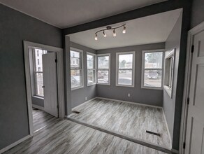 Building Photo - 114 Ontario St