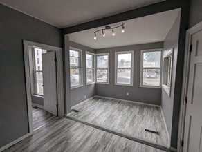 Building Photo - 114 Ontario St