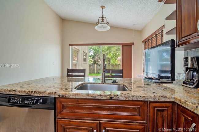 Foto del edificio - 1217 NW 125th Terrace