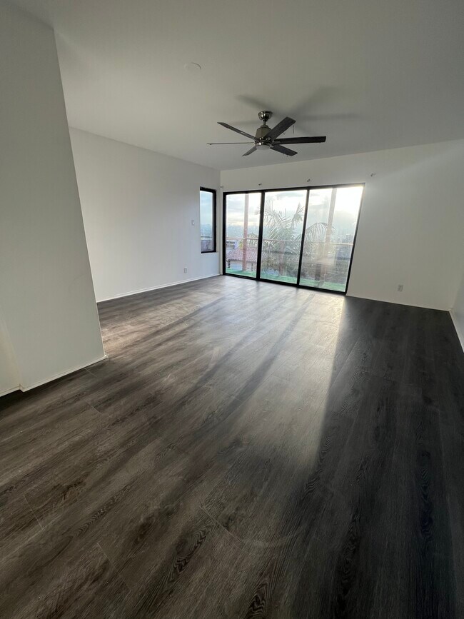 Foto del edificio - 2050 N Terrace Dr