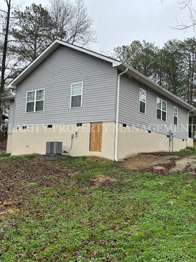 Building Photo - Newly constructed House w/ 3 Bedroom!