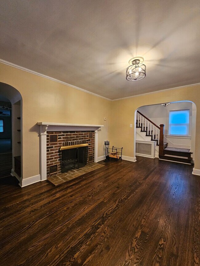 Foto del edificio - 102 N Forrest St