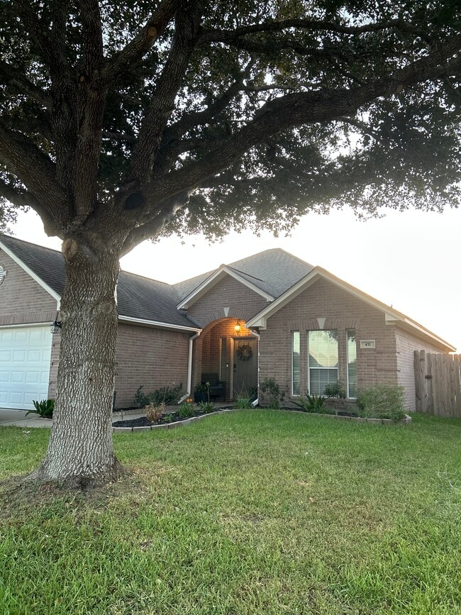 Building Photo - 411 Mason Cir