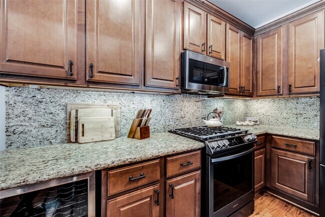 Foto del edificio - 5212 Washington Ave