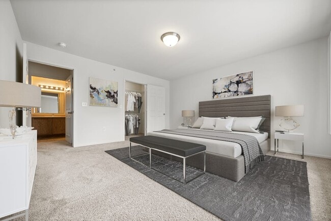 El dormitorio de Mateo - Prairie Lakes Apartments