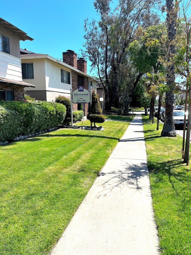 Foto del edificio - 538 Silverwood Ave