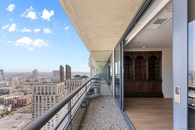 Foto del edificio - 700 Front St