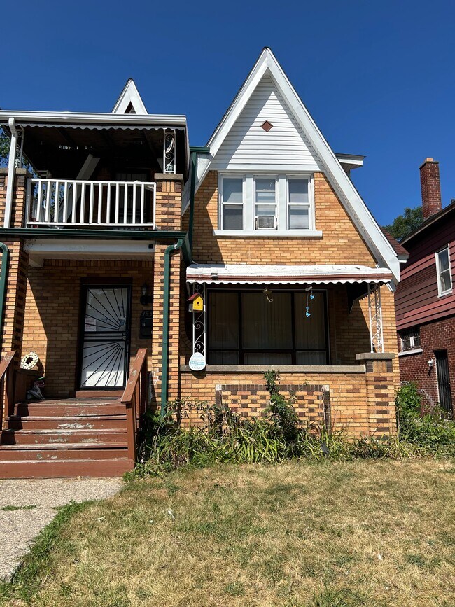 Building Photo - 15453 Mendota St