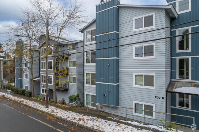 Exterior - Bitter Lake Vista Apartments