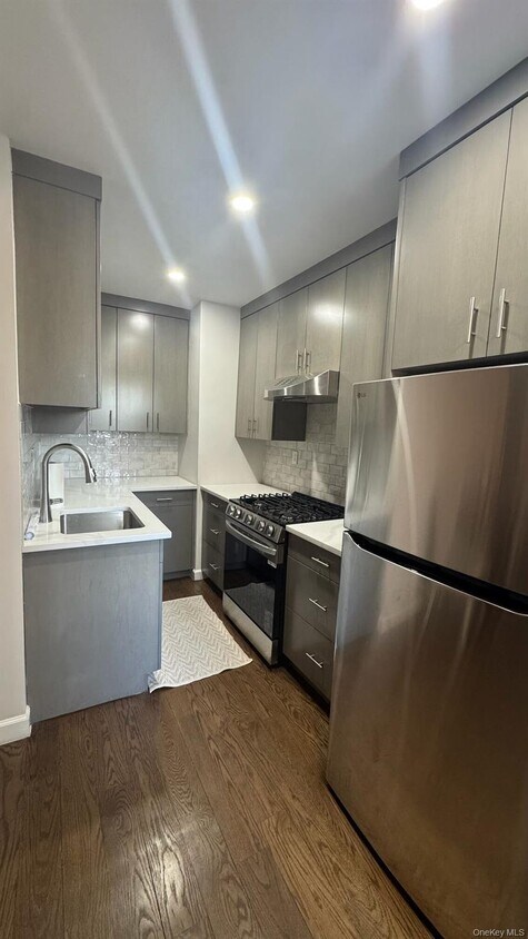 Foto del edificio - 305 Sixth Ave