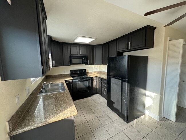 Building Photo - Greenfield Area