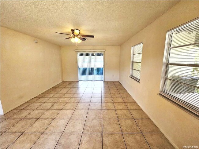 Building Photo - Adorable 2/1 in Citrus Springs!!!