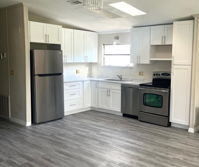 Foto del edificio - 2376 Case Ln