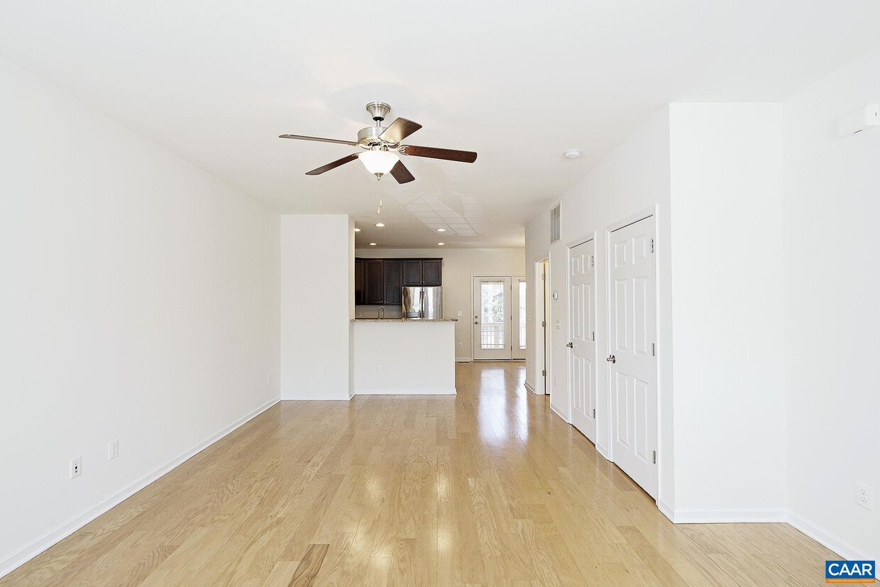 Primary Photo - 139 Longwood Dr