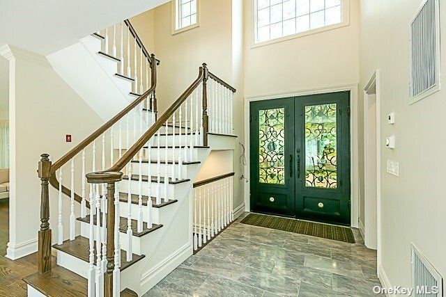 Building Photo - 9 Radcliff Dr